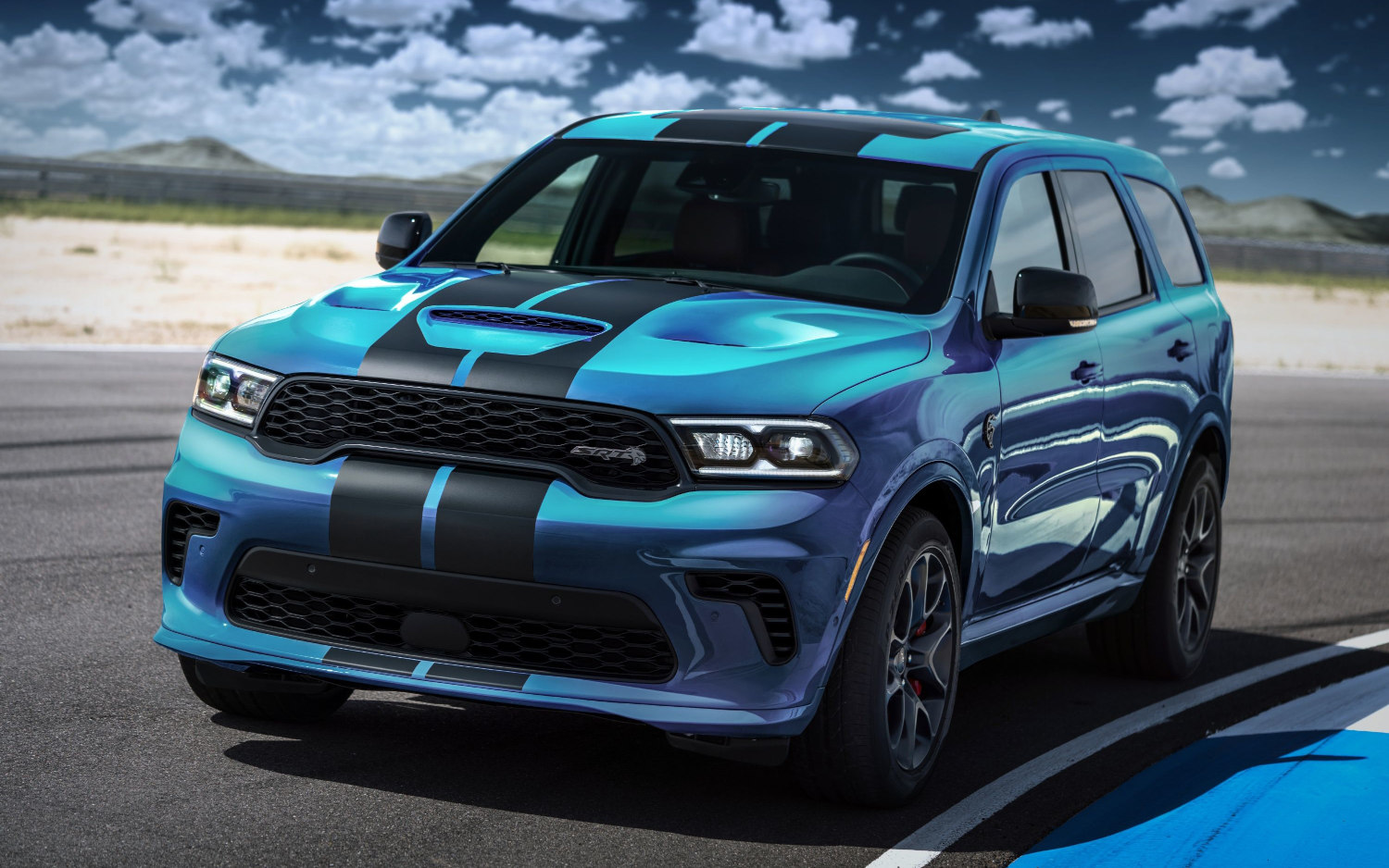 Dodge Durango SRT Hellcat 2023 SUV Drive